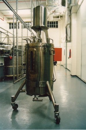 Pharmaceutical mixing vessel